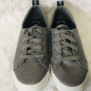 women's crest vibe confetti sneaker